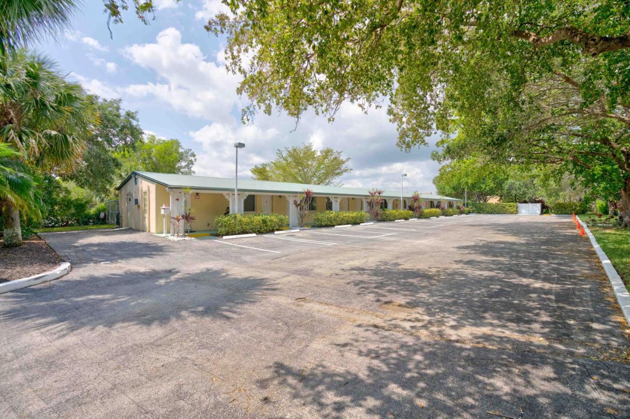Tequesta Palms Inn Zewnętrze zdjęcie